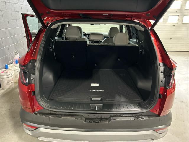 new 2025 Hyundai TUCSON Hybrid car, priced at $38,388