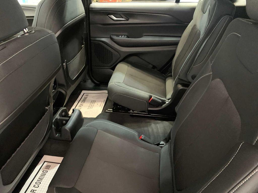 new 2025 Jeep Grand Cherokee L car, priced at $41,325