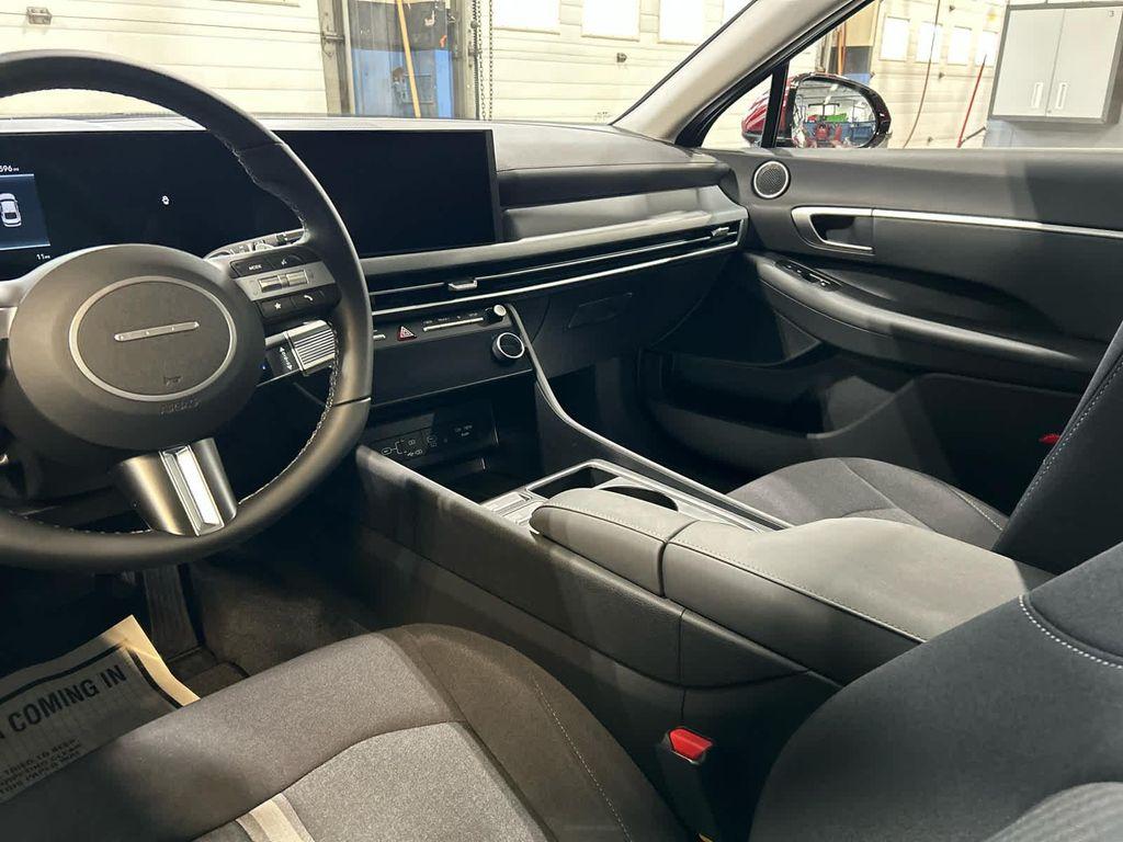 new 2026 Hyundai Sonata Hybrid car, priced at $34,625