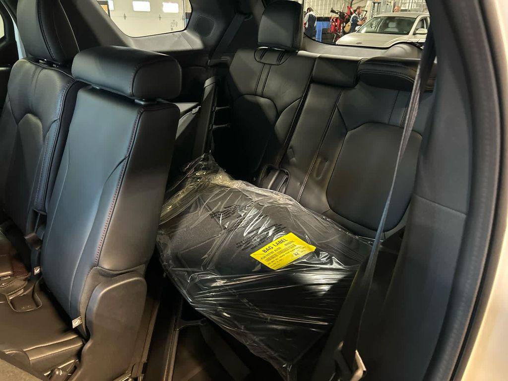 new 2025 Honda Pilot car, priced at $54,997