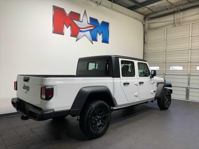 new 2024 Jeep Gladiator car, priced at $43,198