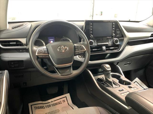 used 2022 Toyota Highlander car, priced at $34,989