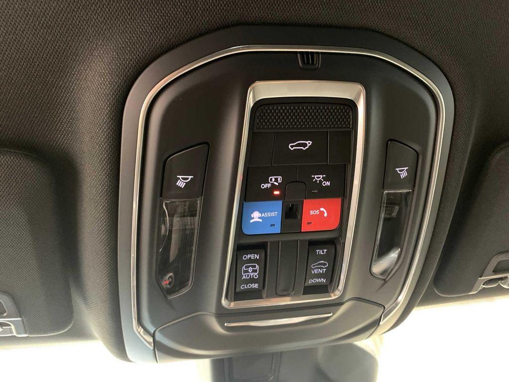 new 2025 Jeep Grand Cherokee car, priced at $42,965