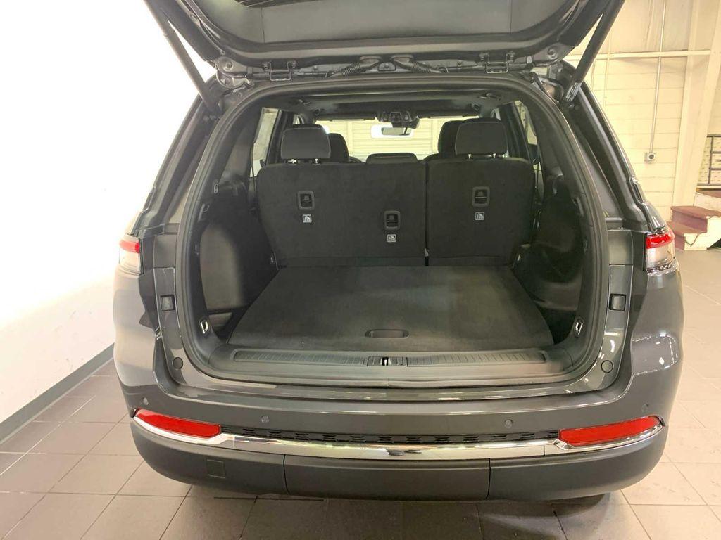 new 2025 Jeep Grand Cherokee car, priced at $42,965