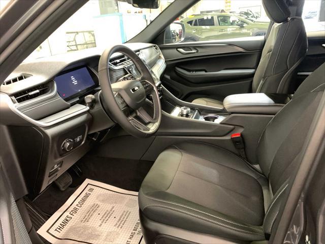 new 2025 Jeep Grand Cherokee car, priced at $43,415