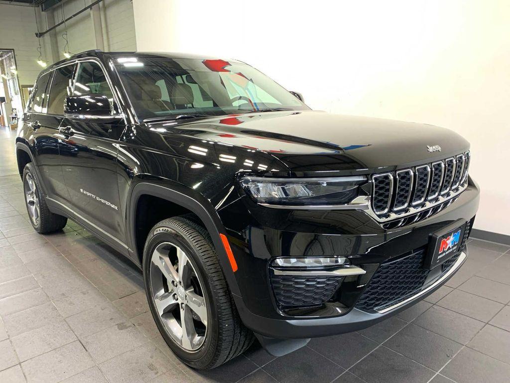 used 2024 Jeep Grand Cherokee car, priced at $42,985