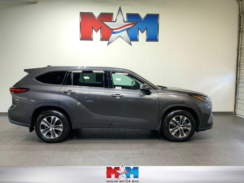 used 2021 Toyota Highlander car, priced at $30,489