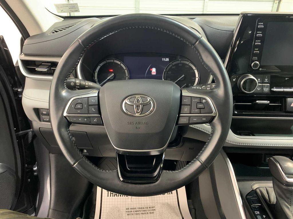 used 2021 Toyota Highlander car, priced at $30,489