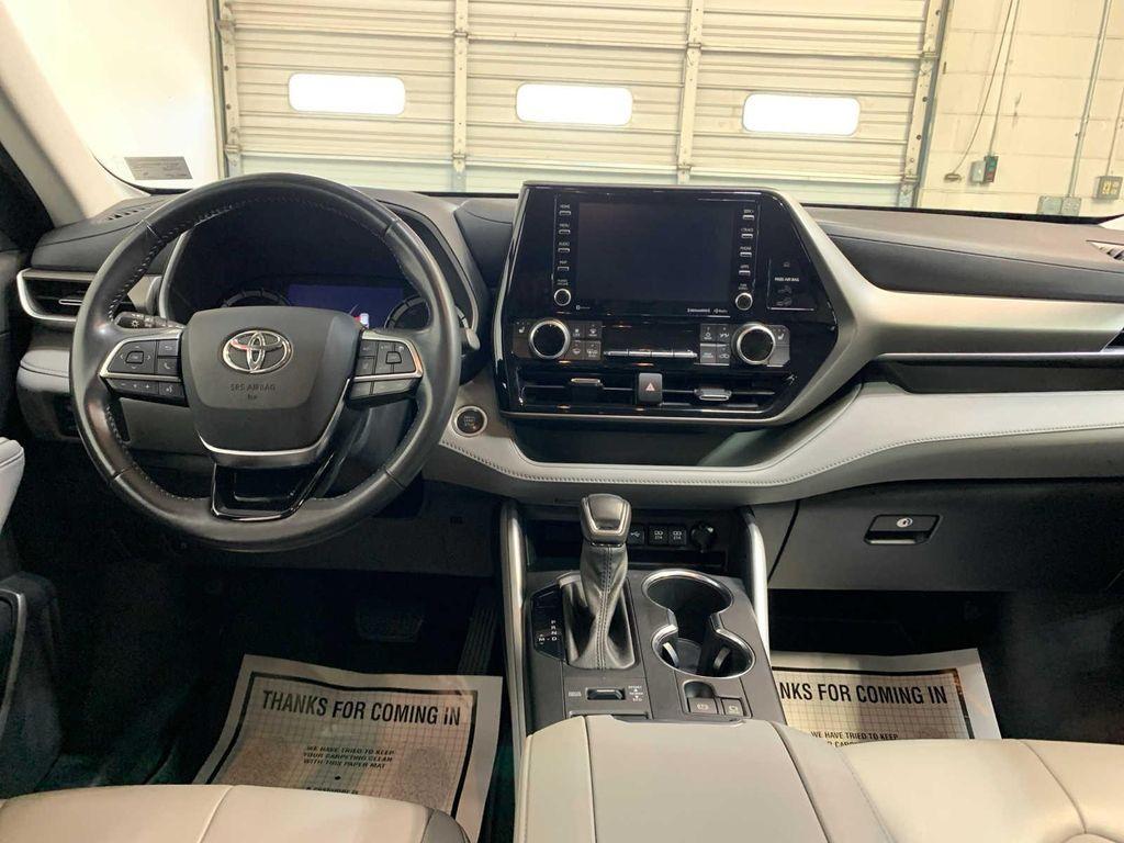 used 2021 Toyota Highlander car, priced at $30,489