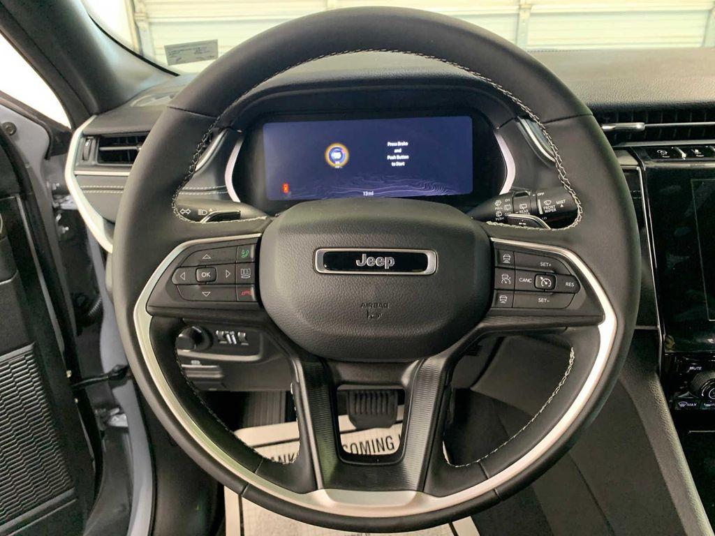 new 2025 Jeep Grand Cherokee car, priced at $42,965