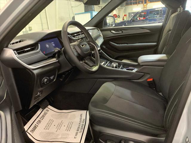 new 2025 Jeep Grand Cherokee car, priced at $43,415