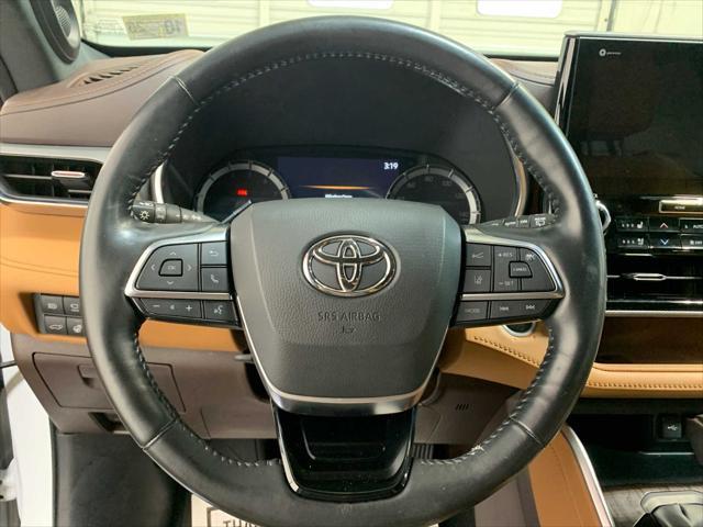 used 2021 Toyota Highlander car, priced at $40,789