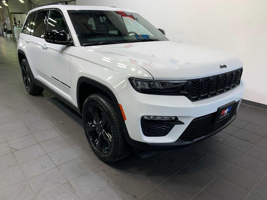 new 2025 Jeep Grand Cherokee car, priced at $50,635