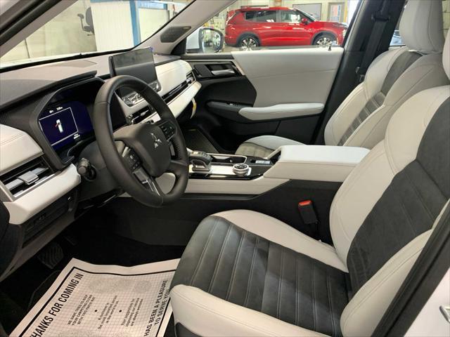 new 2025 Mitsubishi Outlander car, priced at $40,715