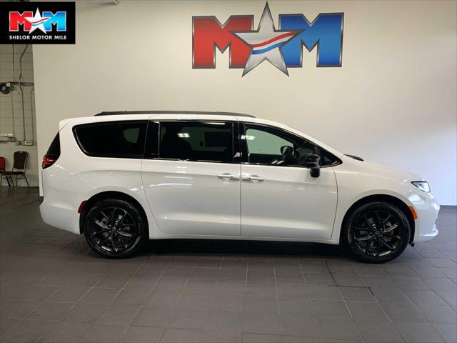 new 2025 Chrysler Pacifica car, priced at $53,060