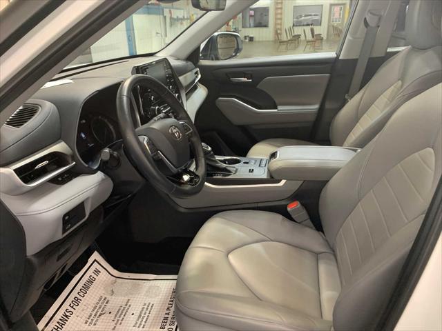 used 2021 Toyota Highlander Hybrid car, priced at $32,485