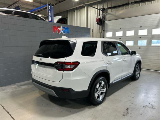 new 2025 Honda Pilot car, priced at $47,505
