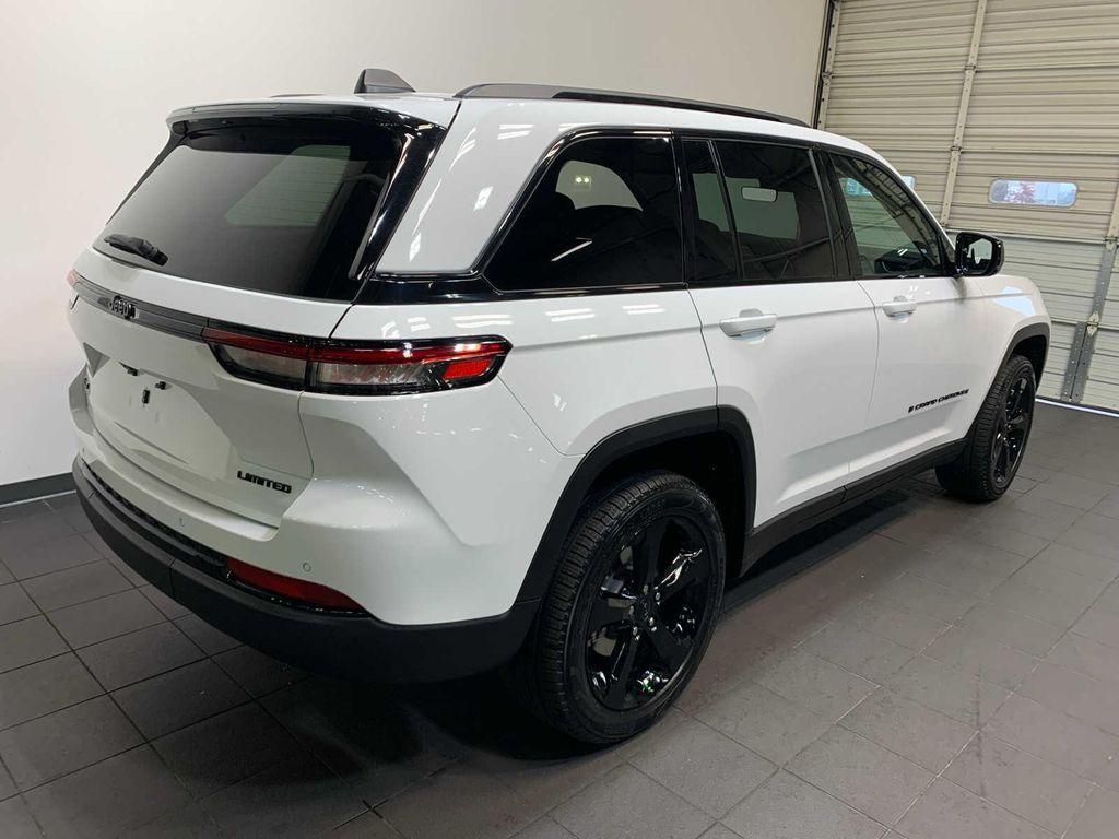 new 2025 Jeep Grand Cherokee car, priced at $50,635