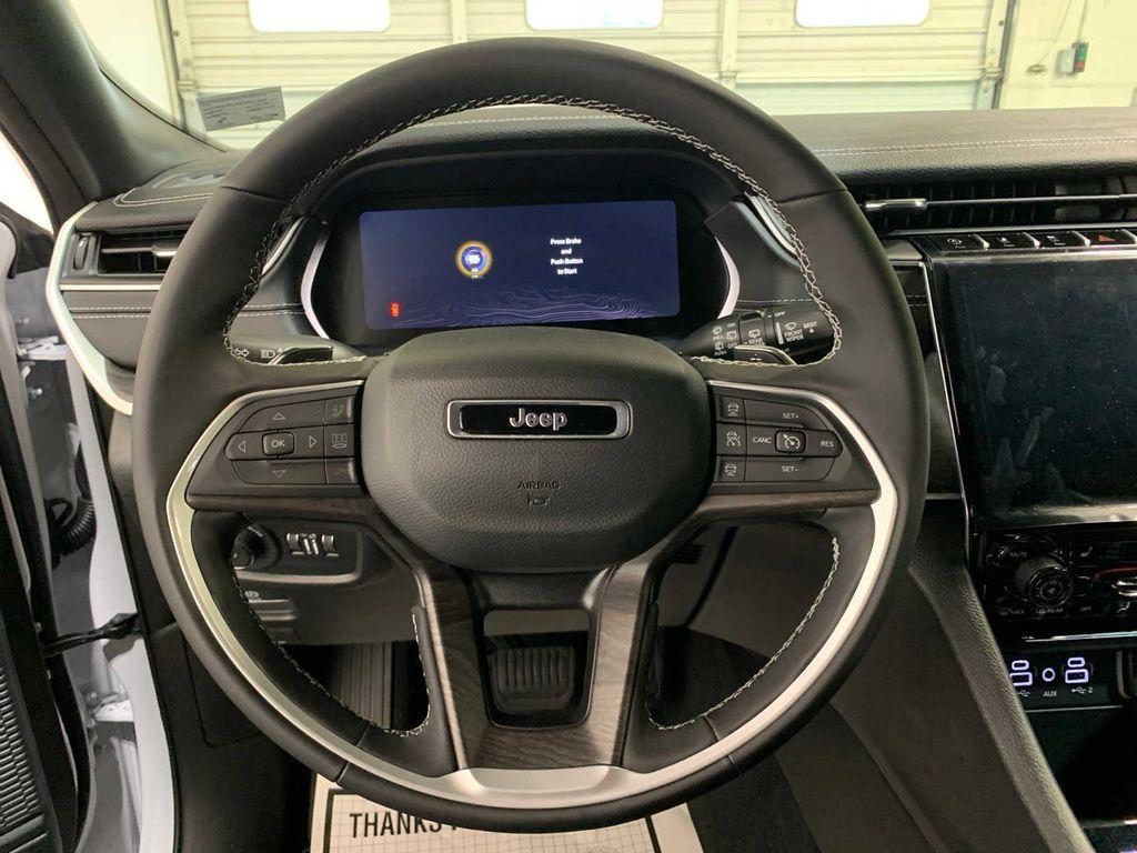 new 2025 Jeep Grand Cherokee car, priced at $50,635