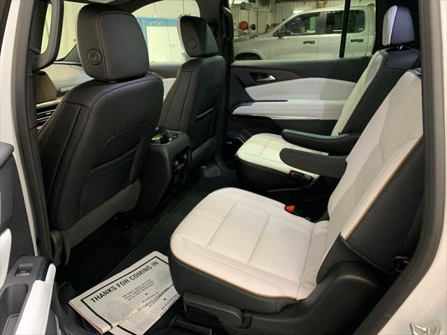 used 2025 Chevrolet Traverse car, priced at $59,989