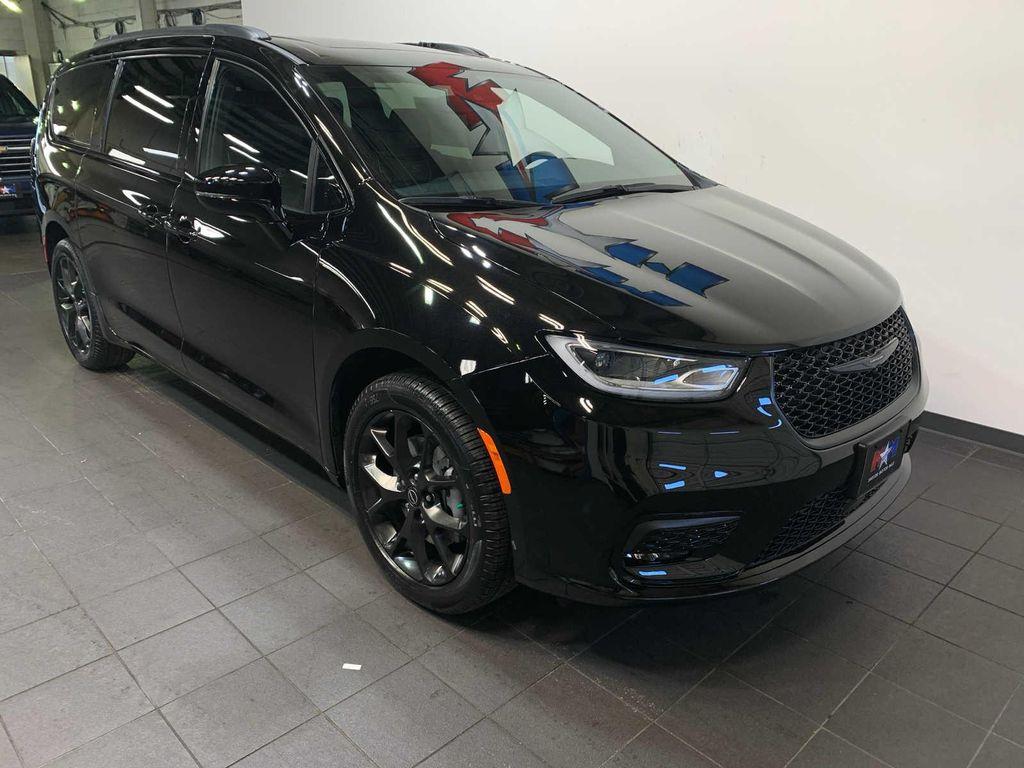 new 2026 Chrysler Pacifica car, priced at $53,030
