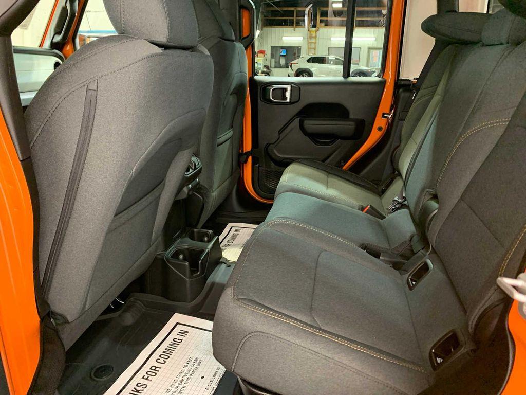 new 2025 Jeep Gladiator car, priced at $47,700