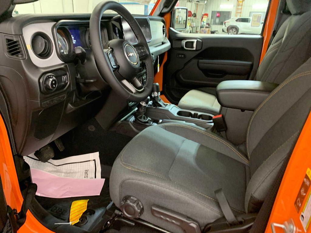 new 2025 Jeep Gladiator car, priced at $47,700