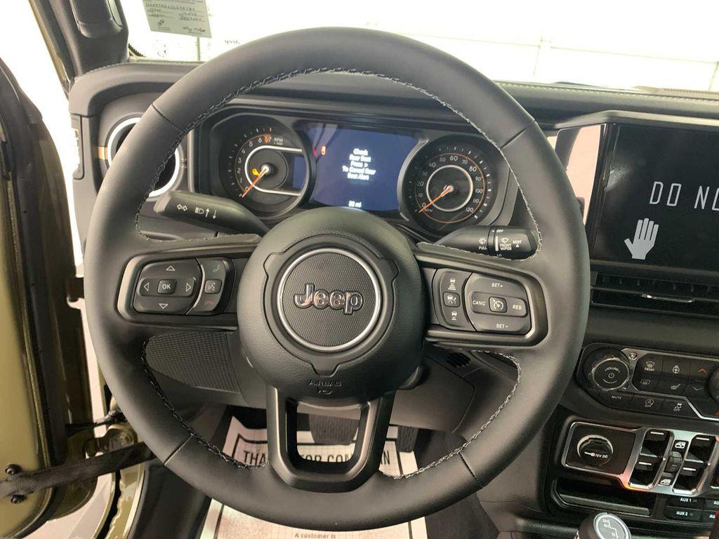 new 2025 Jeep Gladiator car, priced at $47,905