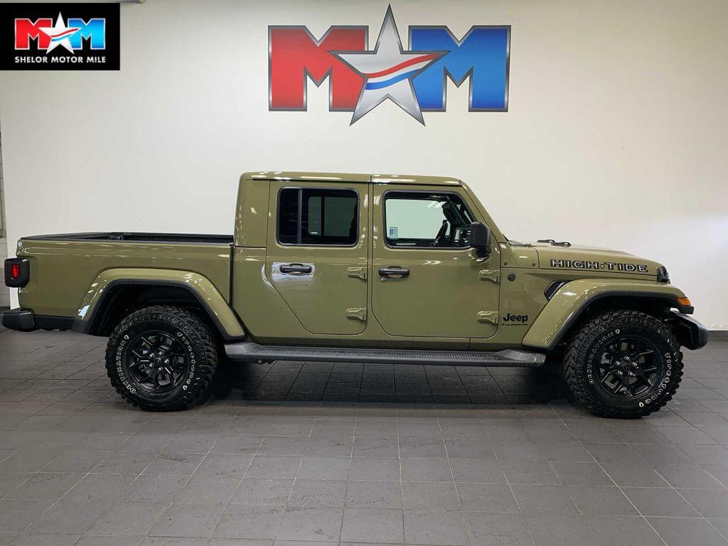 new 2025 Jeep Gladiator car, priced at $47,905