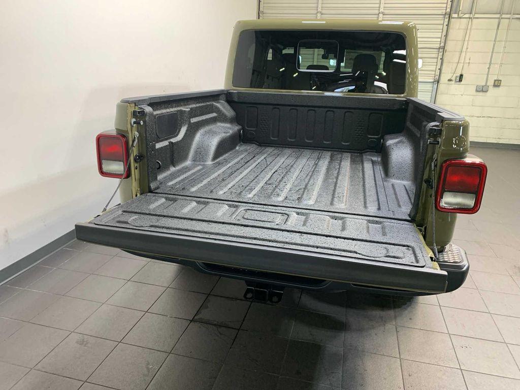 new 2025 Jeep Gladiator car, priced at $47,905