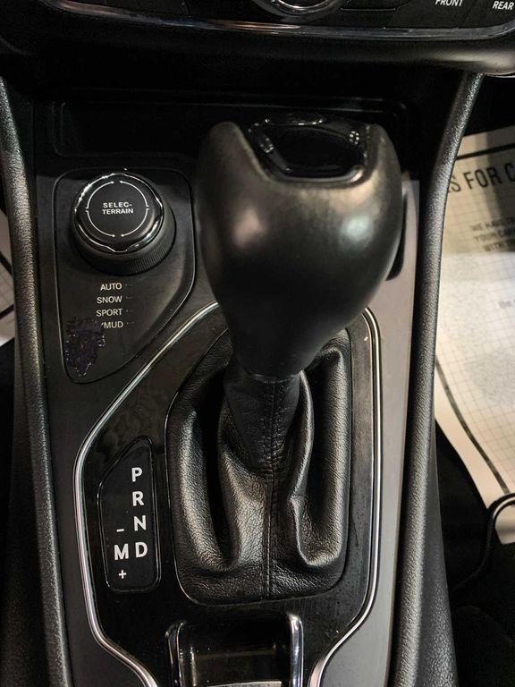 used 2020 Jeep Cherokee car, priced at $25,989