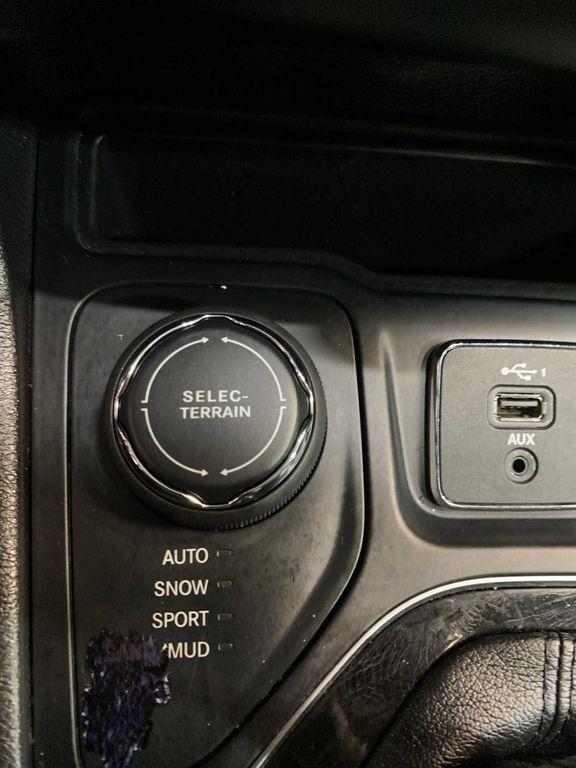 used 2020 Jeep Cherokee car, priced at $25,989