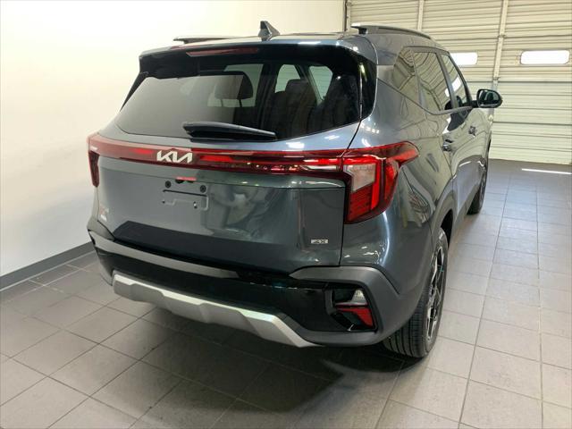 new 2025 Kia Seltos car, priced at $28,010