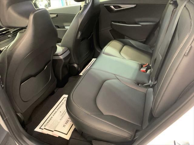 new 2025 Kia EV6 car, priced at $53,926