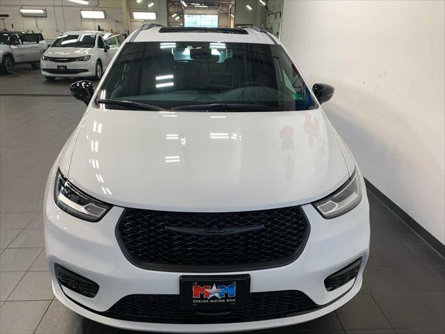 new 2025 Chrysler Pacifica car, priced at $46,765
