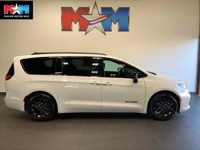 new 2025 Chrysler Pacifica car, priced at $46,765