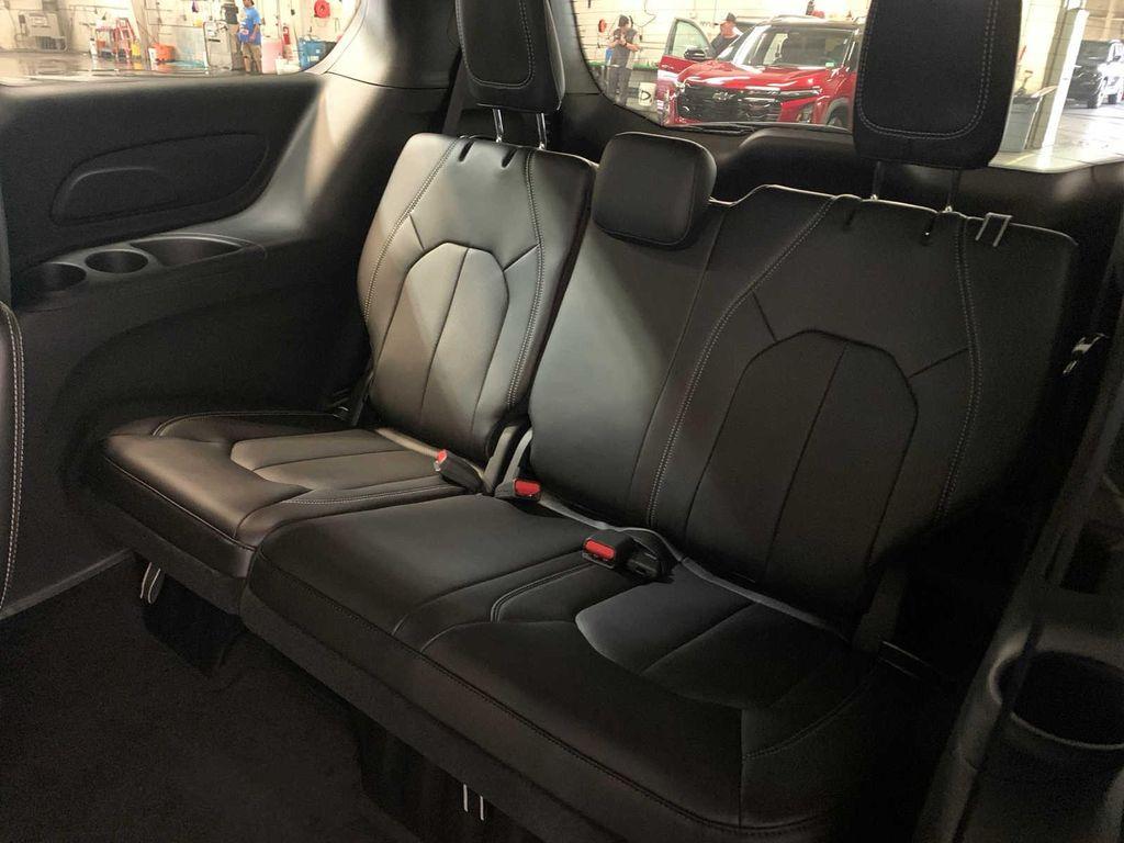 new 2025 Chrysler Pacifica car, priced at $45,440