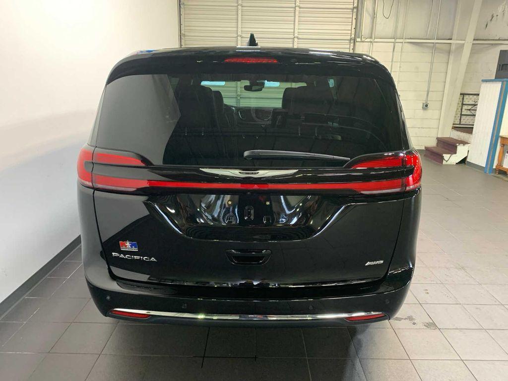 new 2025 Chrysler Pacifica car, priced at $45,440