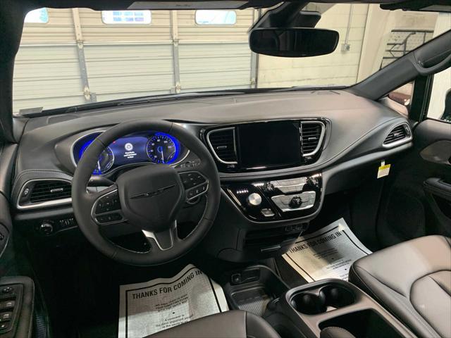 new 2025 Chrysler Pacifica car, priced at $45,940