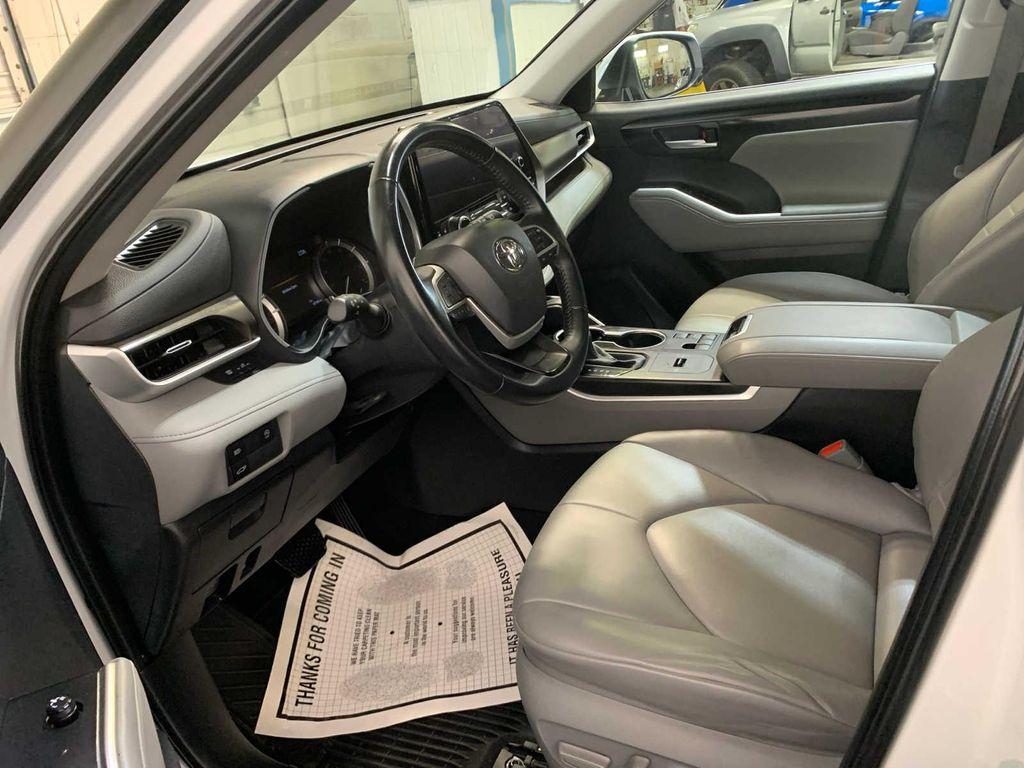 used 2023 Toyota Highlander car, priced at $36,989