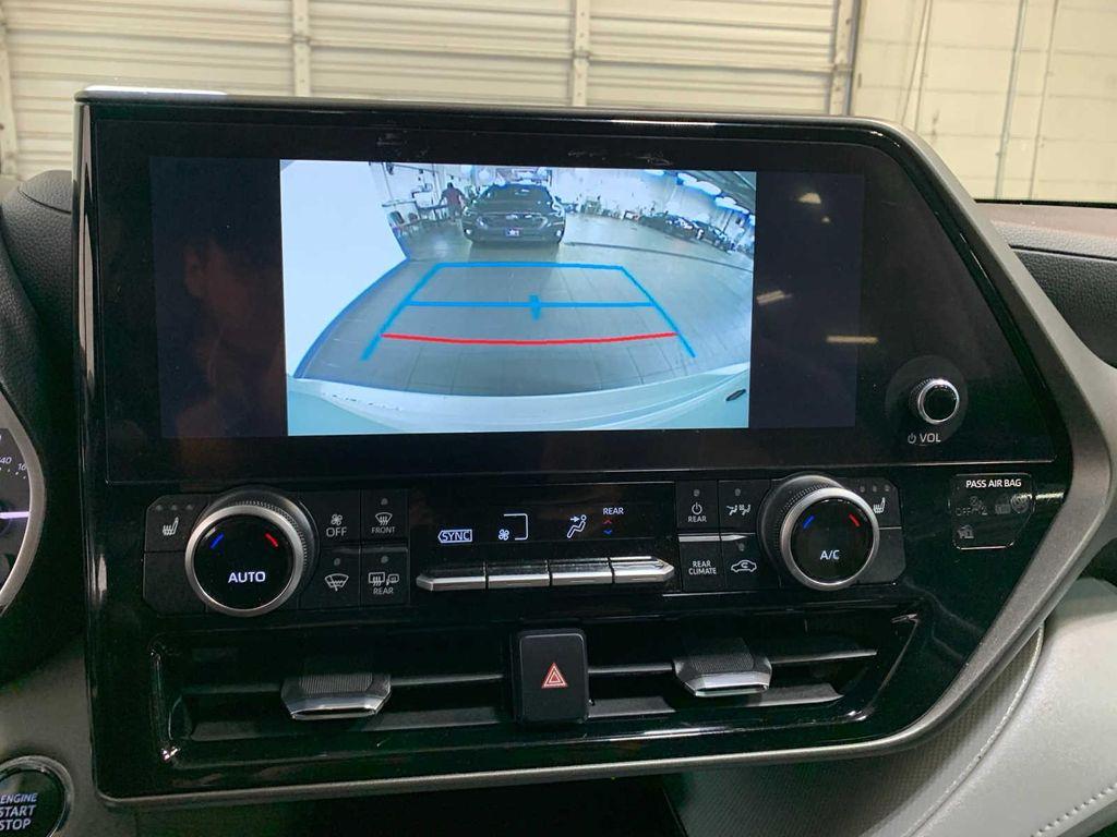 used 2023 Toyota Highlander car, priced at $36,989