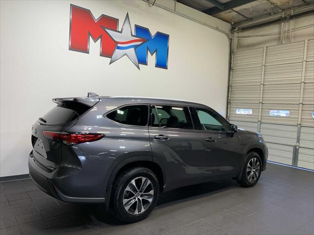 used 2022 Toyota Highlander car, priced at $41,989