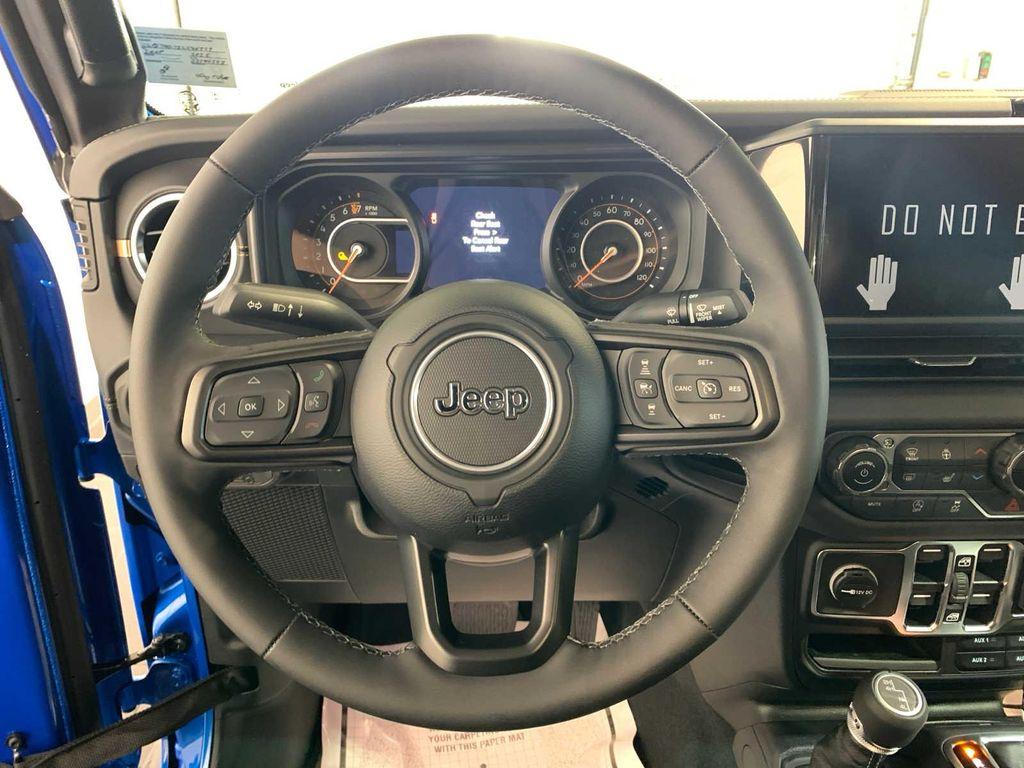 new 2025 Jeep Gladiator car, priced at $48,205