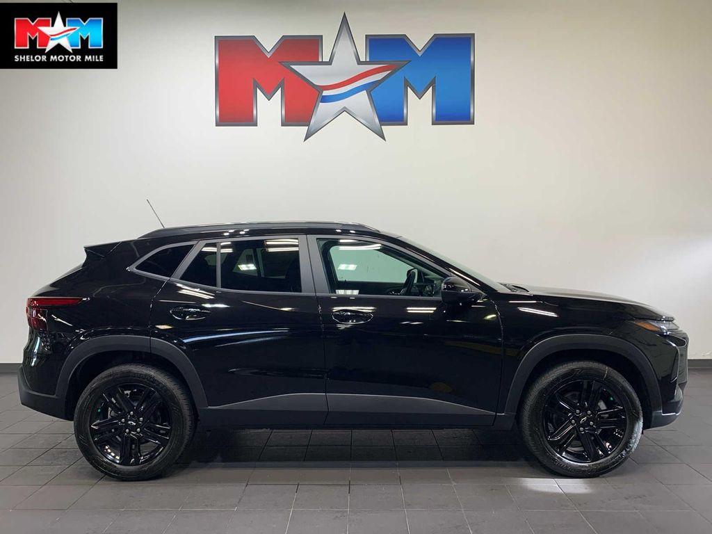 new 2025 Chevrolet Trax car, priced at $26,704