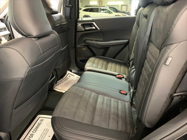 new 2025 Mitsubishi Outlander car, priced at $40,120