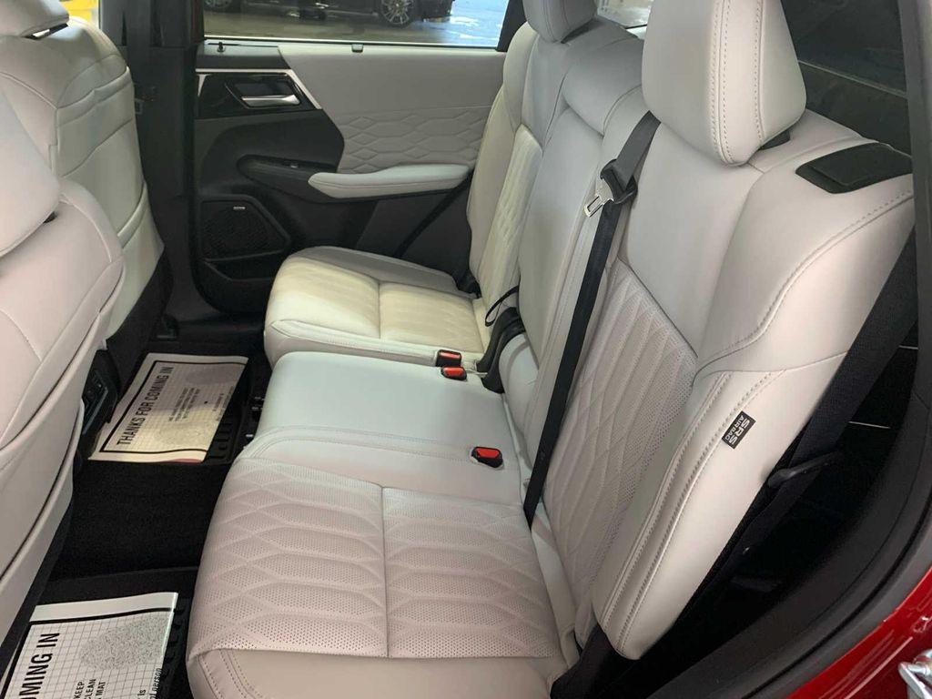 new 2025 Mitsubishi Outlander car, priced at $39,245