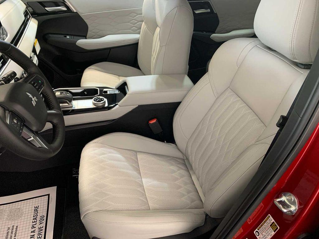 new 2025 Mitsubishi Outlander car, priced at $39,245