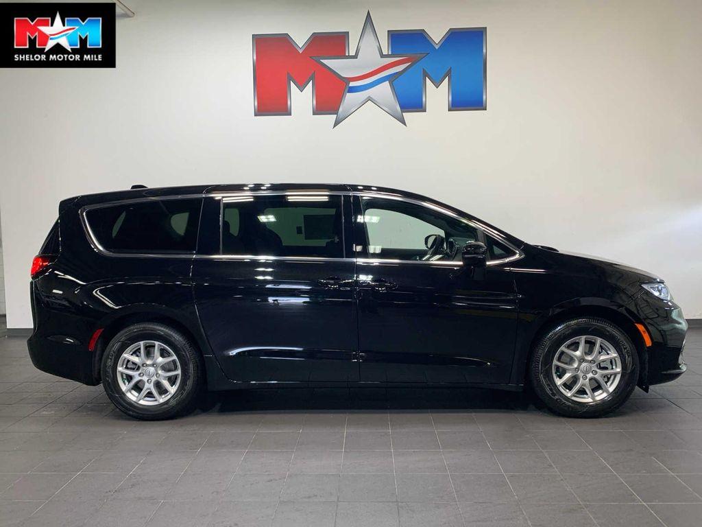 new 2026 Chrysler Pacifica car, priced at $43,060