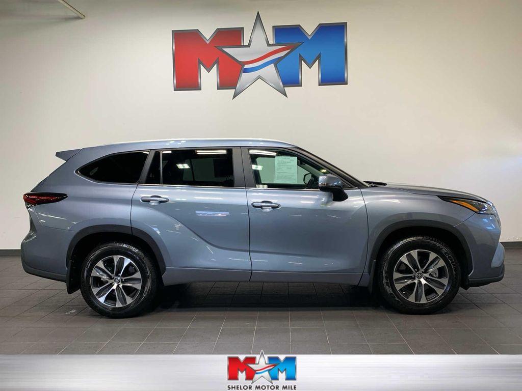 used 2024 Toyota Highlander car, priced at $45,989