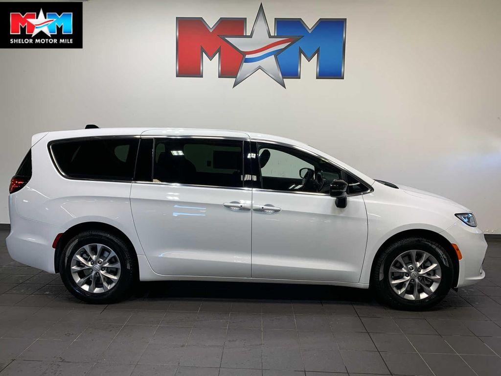 new 2026 Chrysler Pacifica car, priced at $46,135